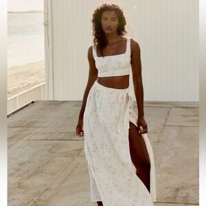 Palm Linen Two Piece
Color: Riso, size 2